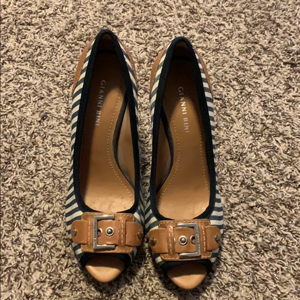 Gianni Bini Heels - Picture 1 of 6